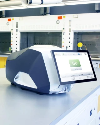 NMR 100
